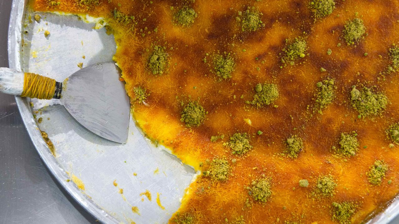 Knafeh cheese close up