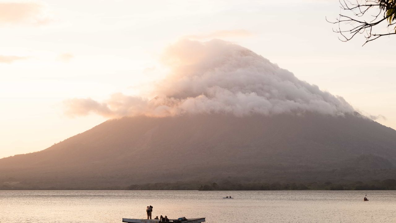 Sunset on volcano Conception, with the lake in front